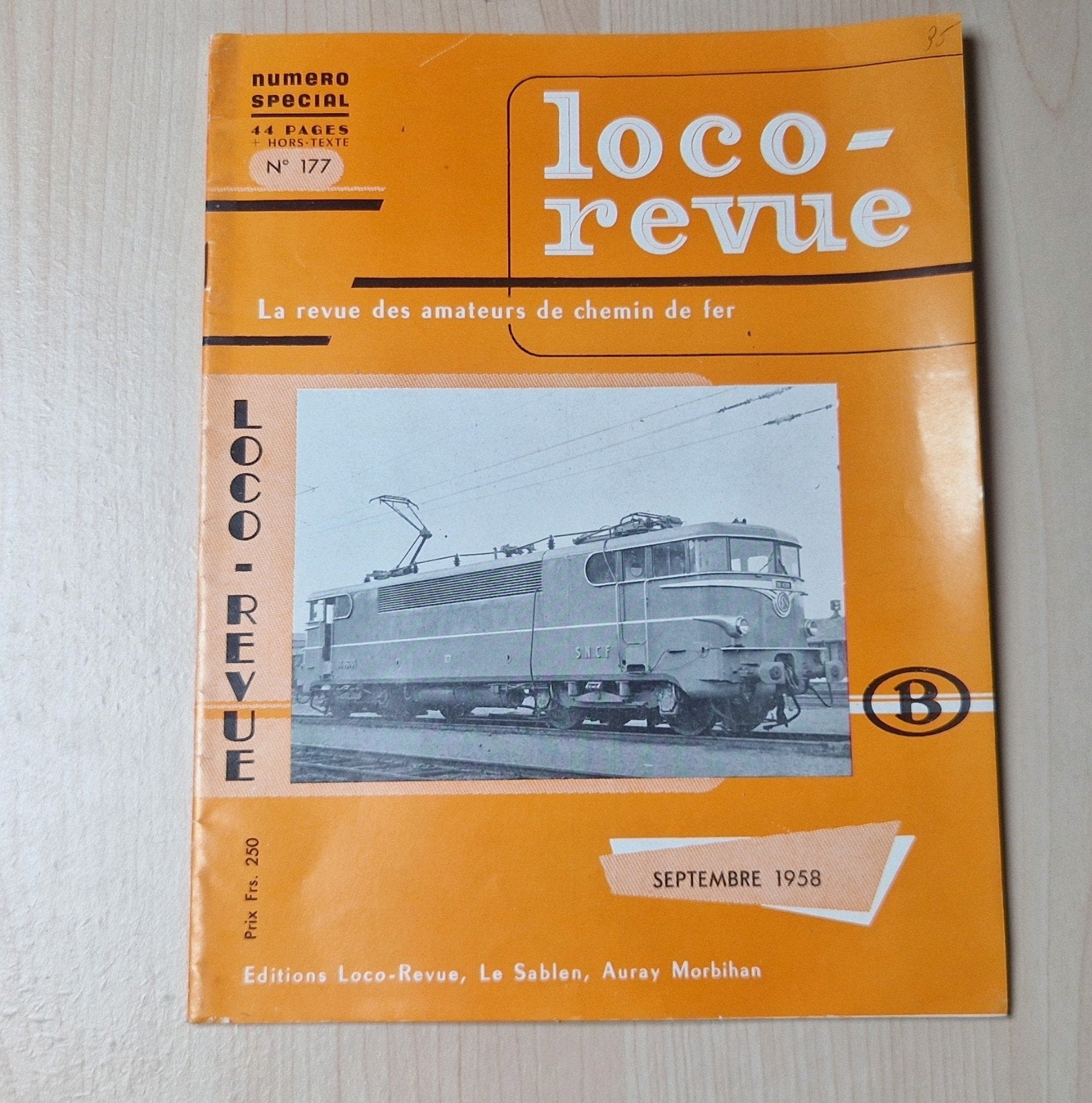 Loco-Revue - édition spéciale- 1958, Collections, Trains & Trams, Enlèvement ou Envoi