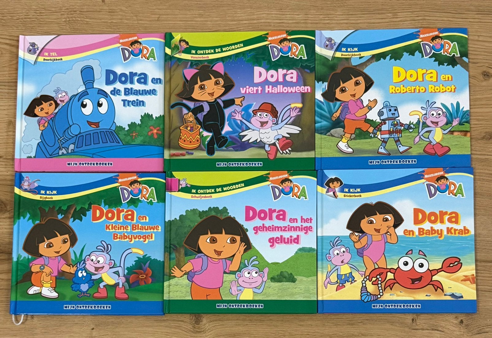Set Dora ontdekboeken, Boeken, Ophalen of Verzenden, Zo goed als nieuw, Jongen of Meisje, Uitklapboek