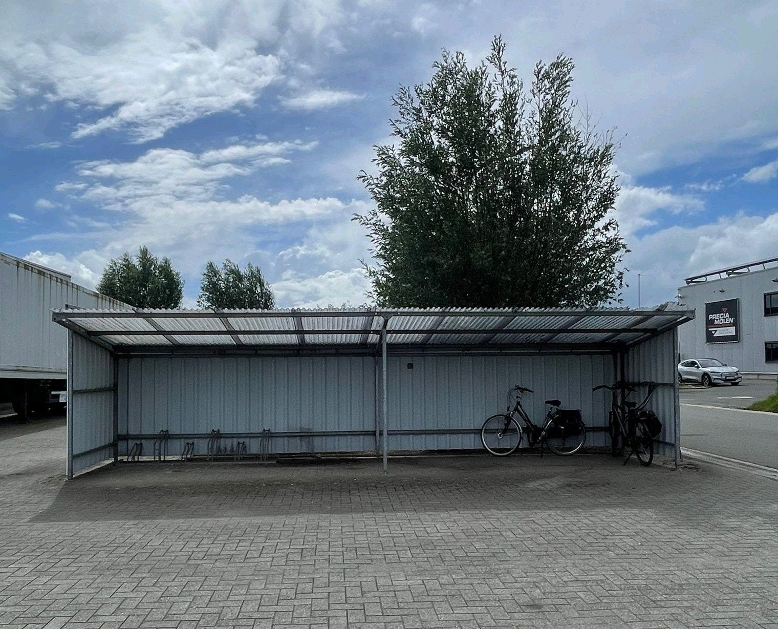 Fietsenstalling te koop - MOET DRINGEND WEG!, Ophalen