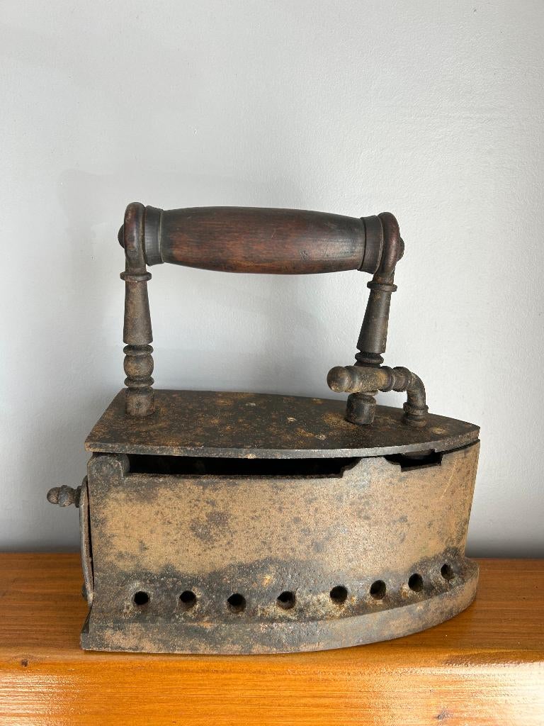ancien fer a repasser, Antiquités & Art, Antiquités | Accessoires de maison, Enlèvement ou Envoi