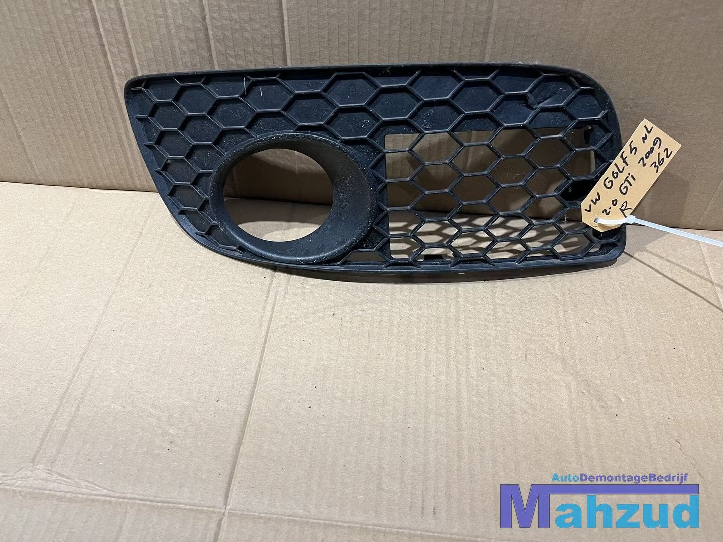 VW GOLF 5 GTI Rechts bumper rooster 2003-2009, Gebruikt, Volkswagen, Volkswagen AG, Vw@volkswagen.de