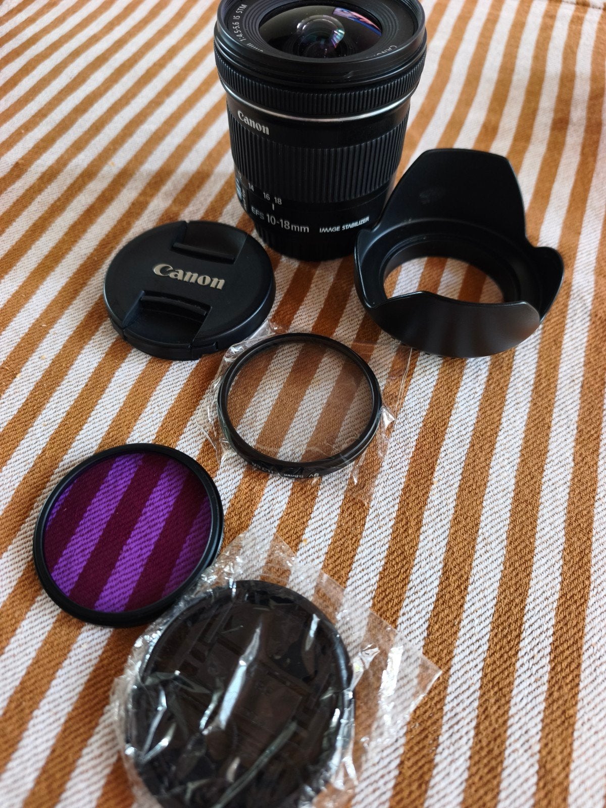 objectif canon 10-18mm 4.4-5.6 IS STM, Enlèvement ou Envoi, Comme neuf, Canon, Zoom