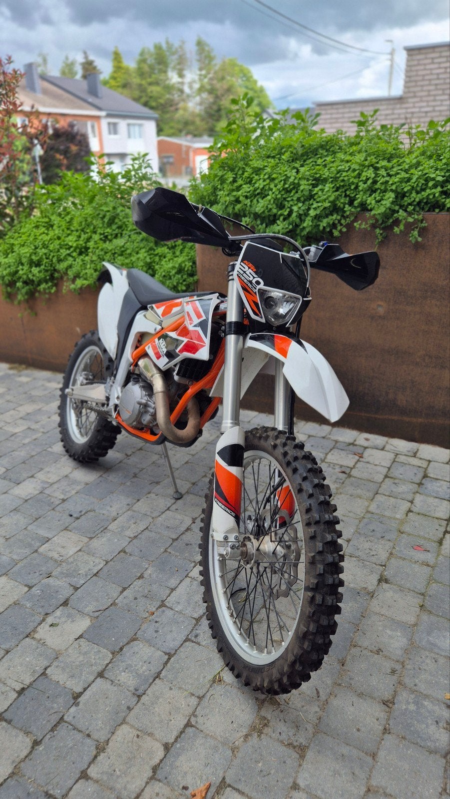 Moto  ktm 250 2T!!!Avec papier et prêt a immatriculer 2017!!, Motoren, Motoren | KTM, Particulier, Enduro, Ophalen