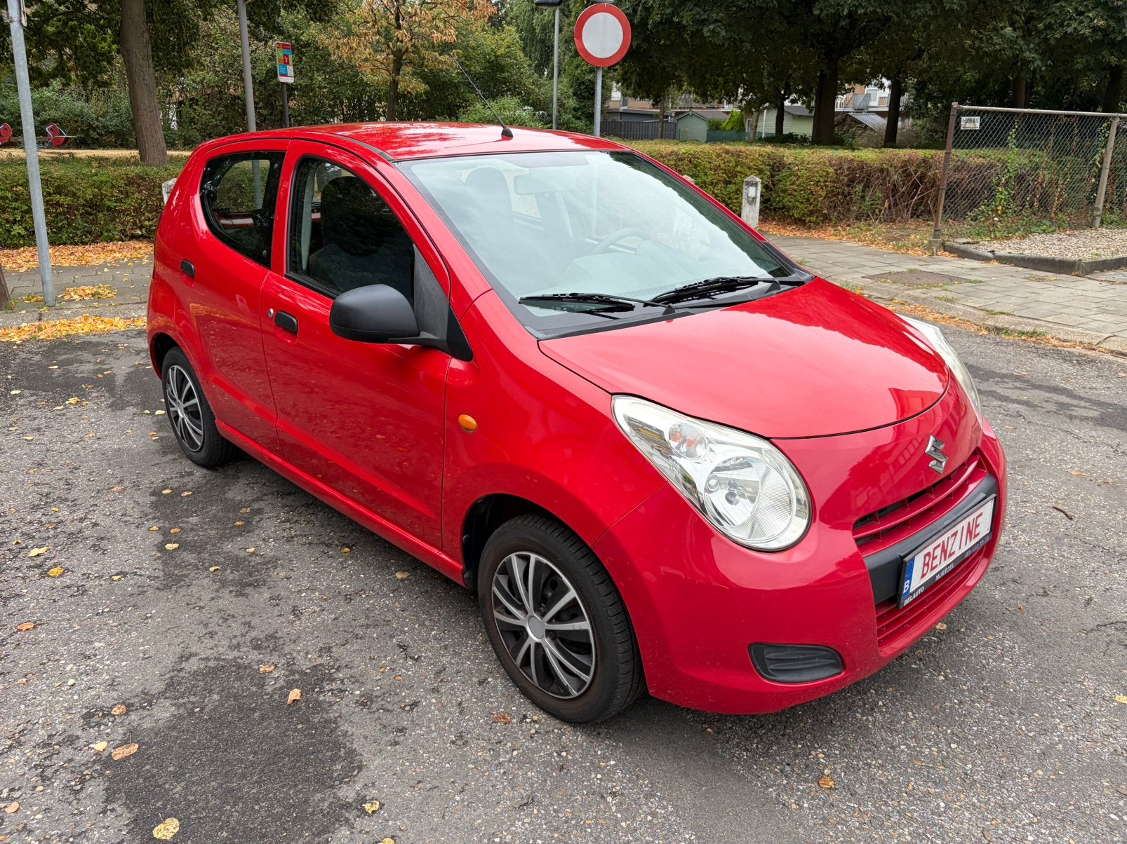 Suzuki Alto 1.0 benz 26850km 2015 garantie, Autos, Rouge, Achat, 50 kW, Entreprise