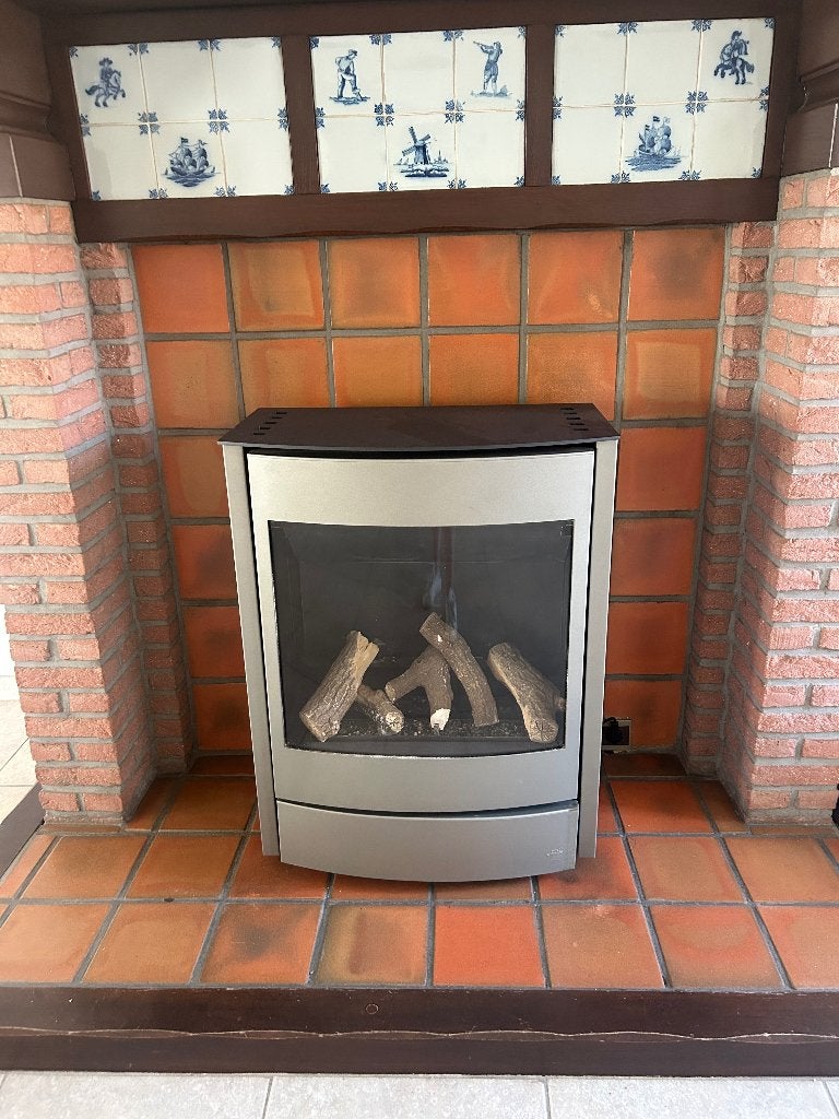 Gaskachel met nodige bediening, Ophalen, Zo goed als nieuw