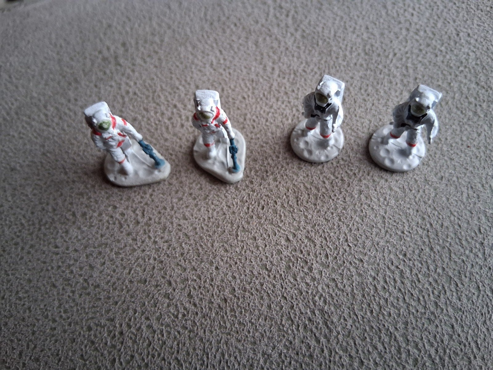 4 figuurtjes Micro Machines NASA, Verzamelen, Ophalen of Verzenden