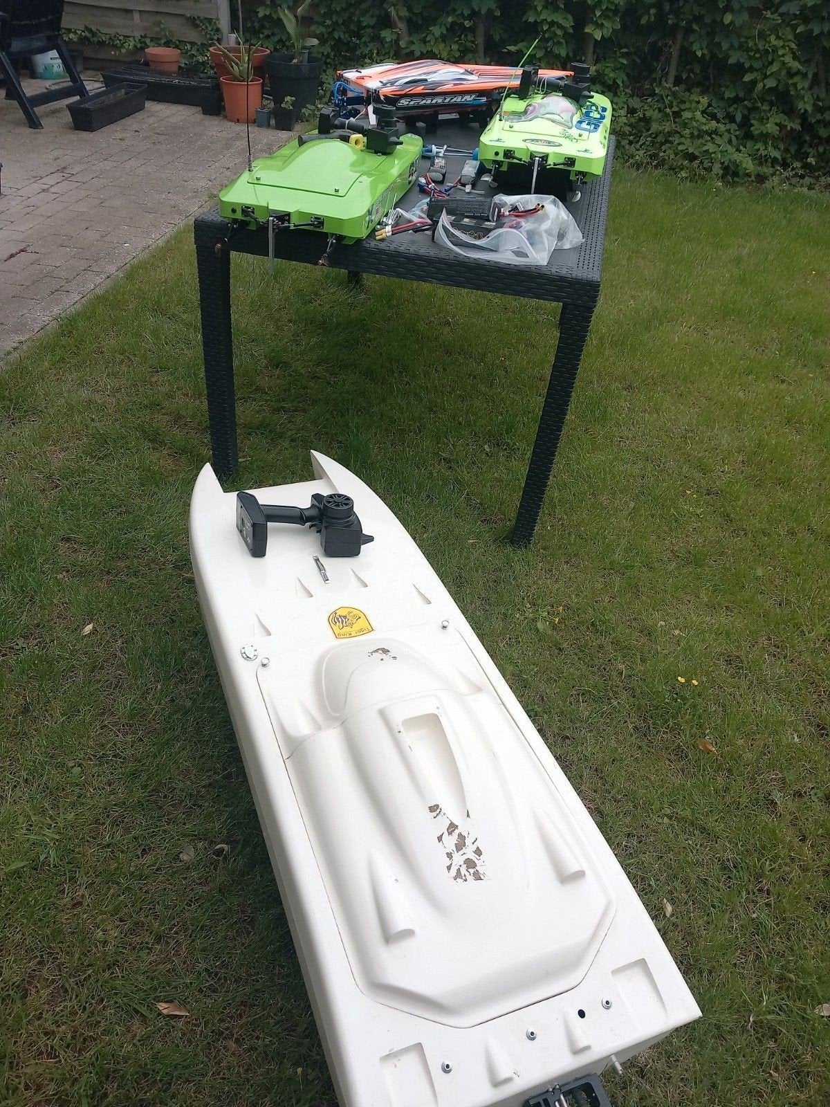 MHZ - RC Catamaran - Powerboat 1,3 meter, Enlèvement, Neuf