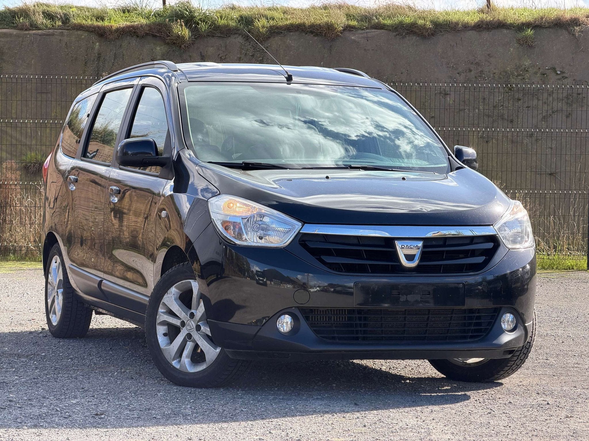 Dacia Lodgy * 1.5 dCi * 7 PLACES * EURO 6B * (bj 2016), Auto's, Voorwielaandrijving, Gebruikt, 4 cilinders, Overige carrosserie