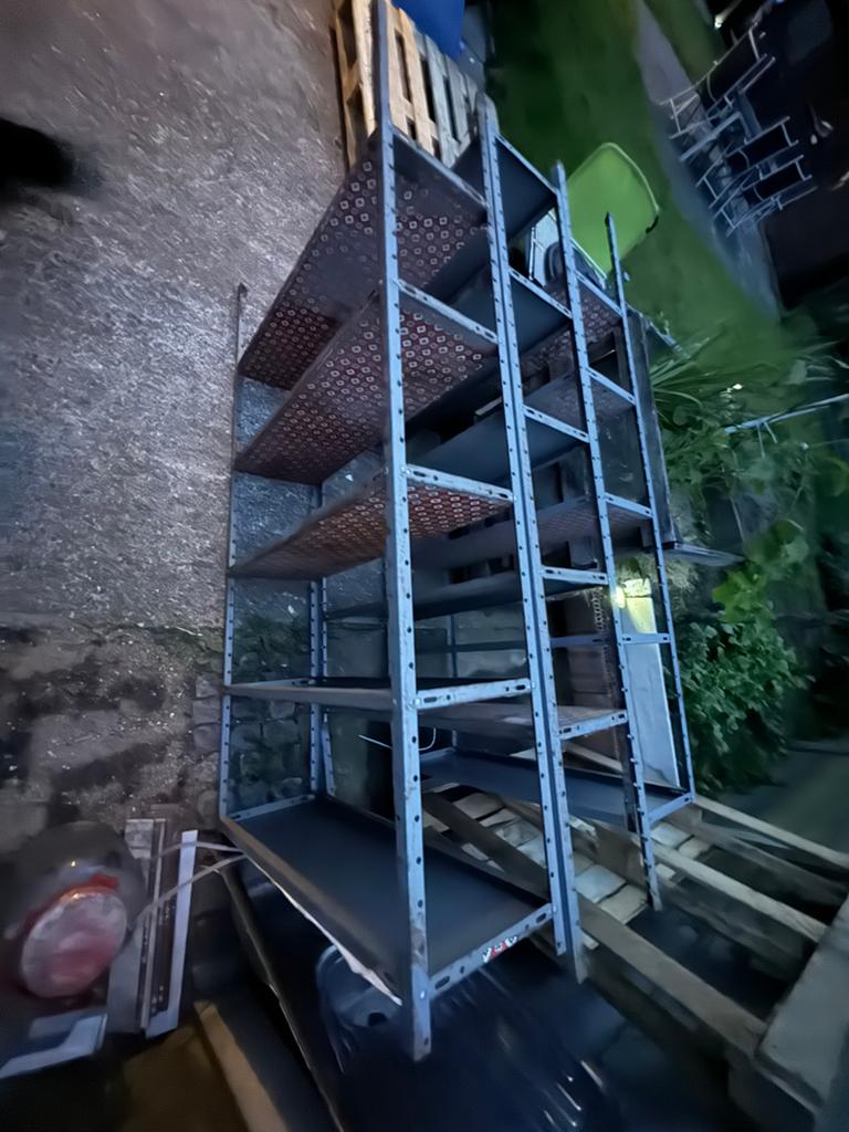 3 metalen stellingen, Doe-het-zelf en Bouw, Steigers, Ophalen, Zo goed als nieuw
