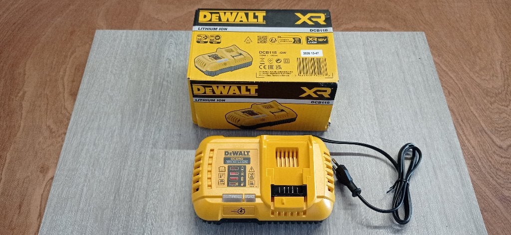 Nieuwe Dewalt XR Flexvolt DCB118 18v en 54v snellader, Ophalen of Verzenden, Nieuw, DeWalt