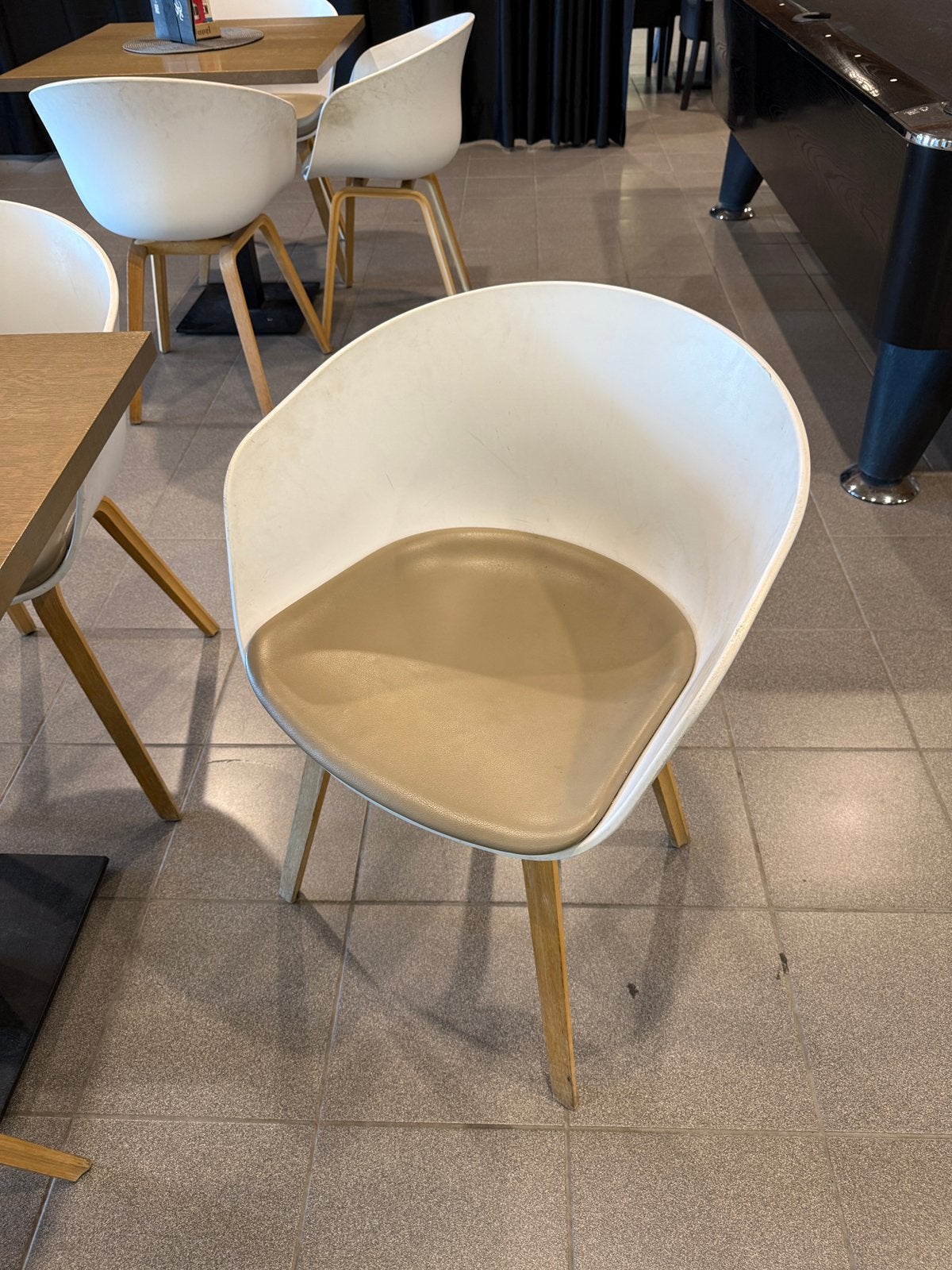 15 stoelen merk Hay, Huis en Inrichting, Stoelen, Gebruikt, Wit, Modern, Vijf, Zes of meer stoelen