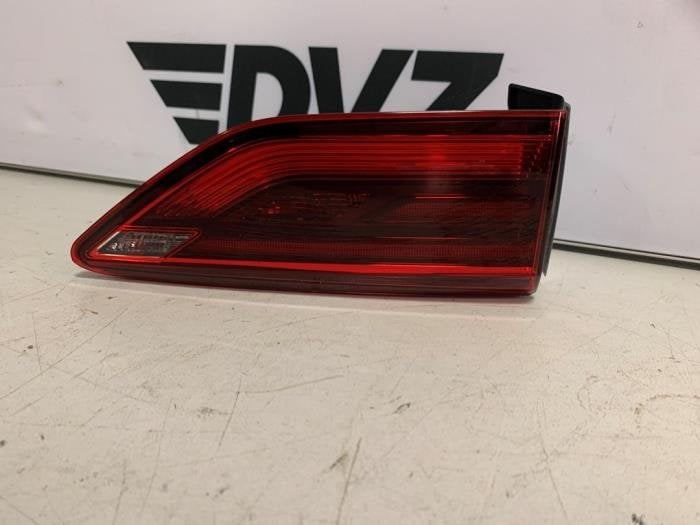 Achterlicht links van een Volkswagen Golf, Gebruikt, -, Volkswagen, -