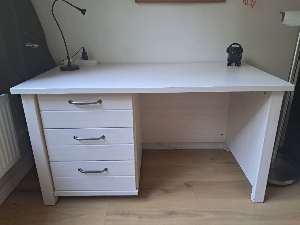Zeer degelijjk bureau in zeer goede staat, Ophalen, Scandinavisch, Hout, 67 cm