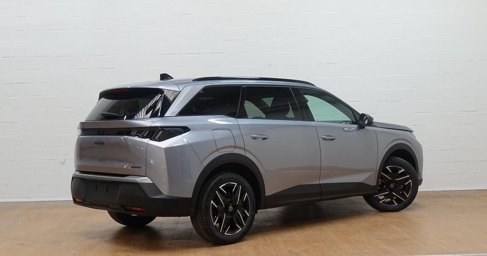 Peugeot 5008 1.2 HYBRID 145 e-DSC6 Allure 7 seats, Stof, Gebruikt, 1700 kg, 7 zetels