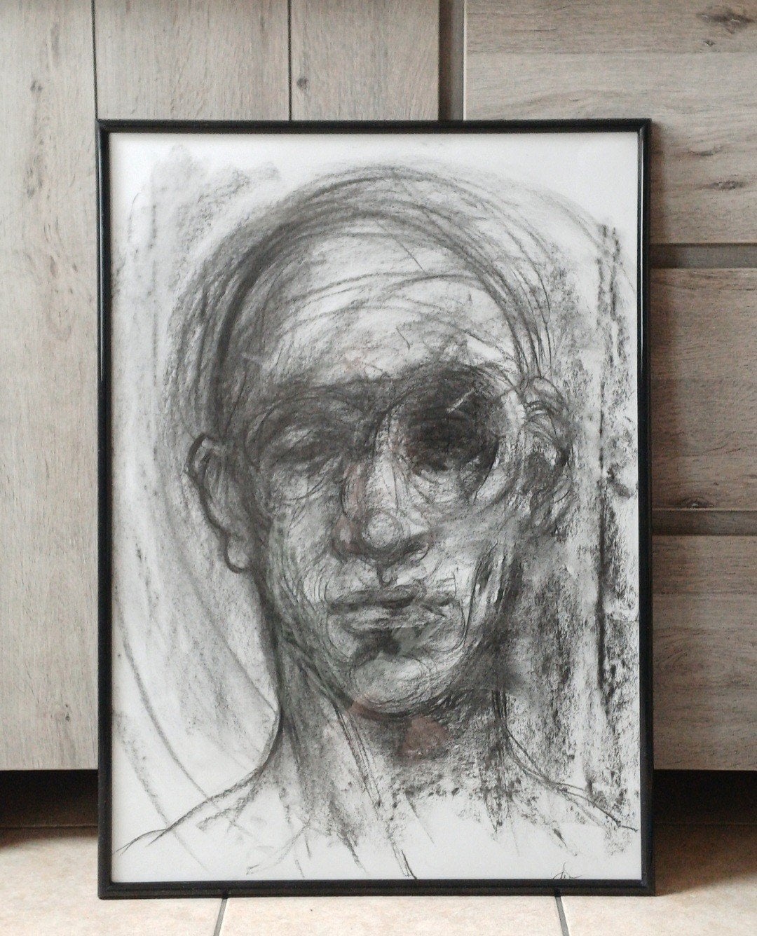 Tekening in houtskool in zwarte kader, 50 x 70 cm.Eigen werk, Antiquités & Art, Art | Dessins & Photographie, Enlèvement, Dessin