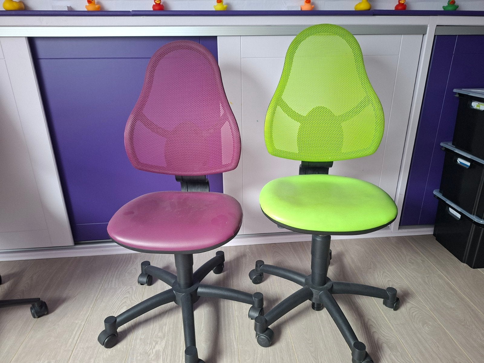 2 buro stoelen voor kids, Maison & Meubles, Chaises de bureau, Enlèvement, Utilisé, Violet, Chaise de bureau