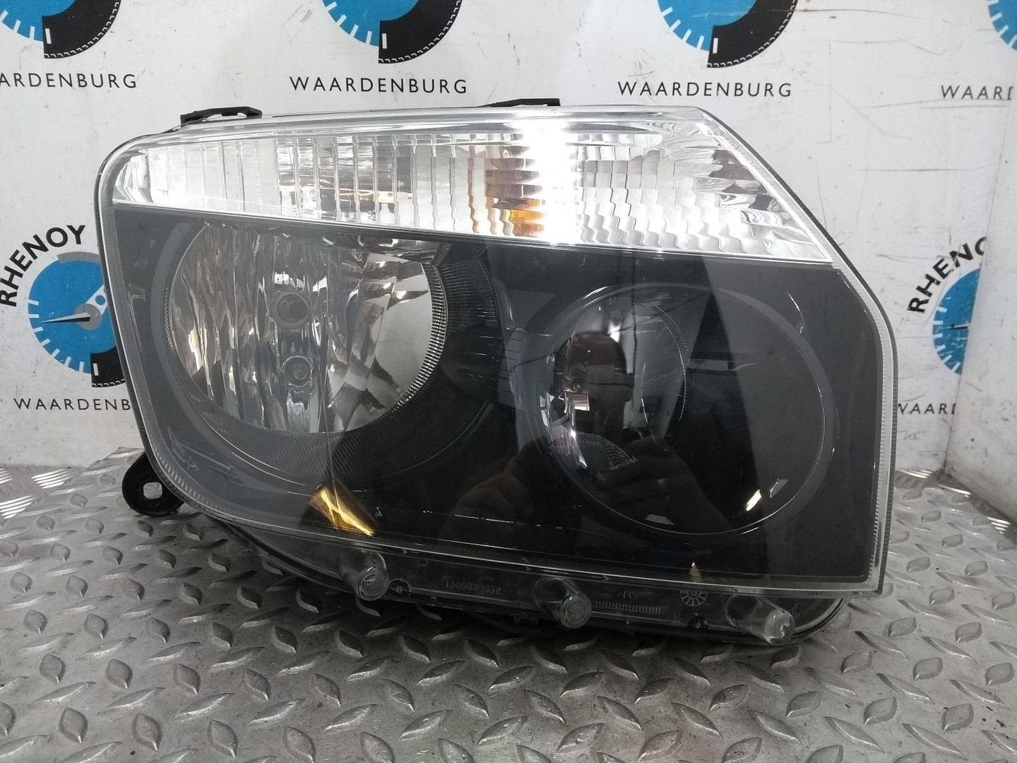 DACIA DUSTER KOPLAMP R 260103738R 2013, Ophalen of Verzenden, Gebruikt, ARN erkend