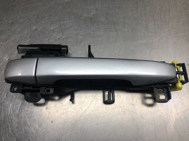 POIGNEE EXTÉRIEURE DROIT Toyota iQ (01-2009/12-2015), Utilisé, Droite, Toyota