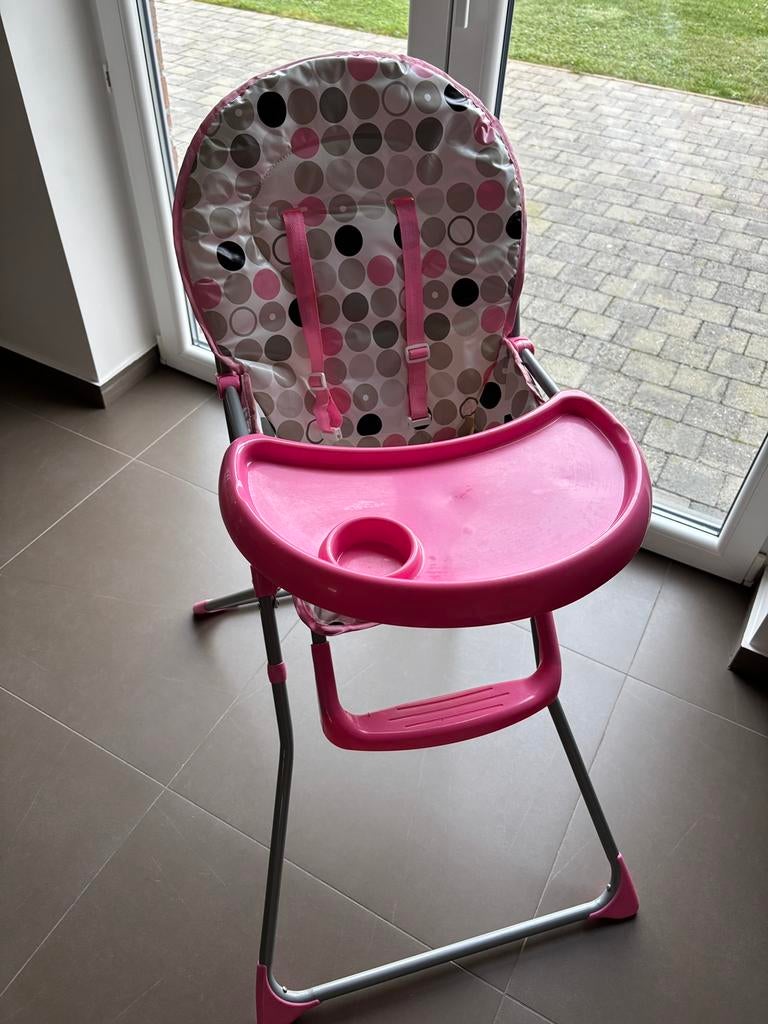 Chaise bébé pvc + tablette + repose pieds harnais 5 points, Enfants & Bébés, Chaises pour enfants, Comme neuf, Enlèvement