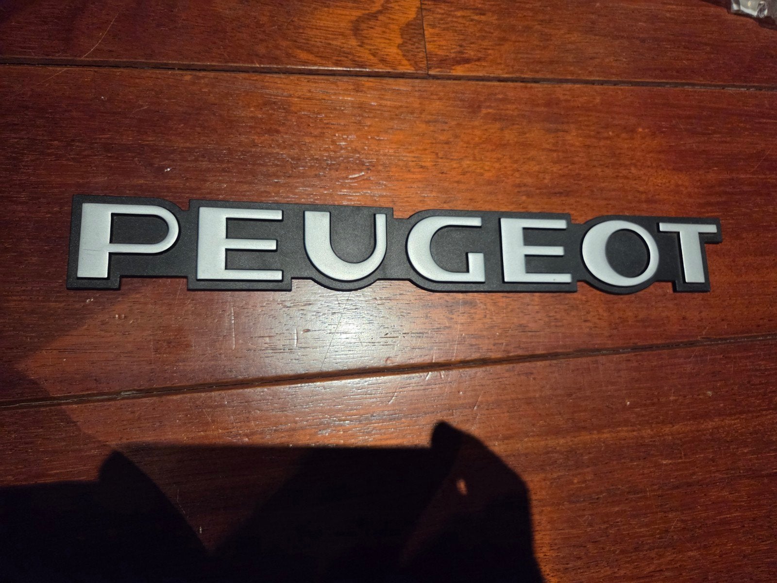 Peugeot J9 embleem logo nieuw, Ophalen of Verzenden, Peugeot