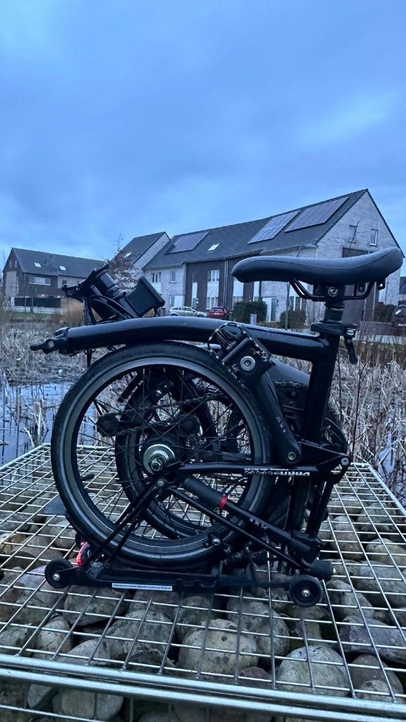 Brompton volledig zwarte editie H6RN dynamo 6 versnellingen, Ophalen, Brompton, Velgrem, 14 tot 16 inch