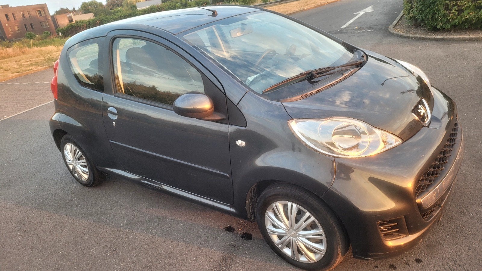 PEUGEOT 107+2011+EURO 5+117000KM+FEUILLE ROSE À 1999EU, Auto's, Euro 5, Radio, Te koop, Elektrisch