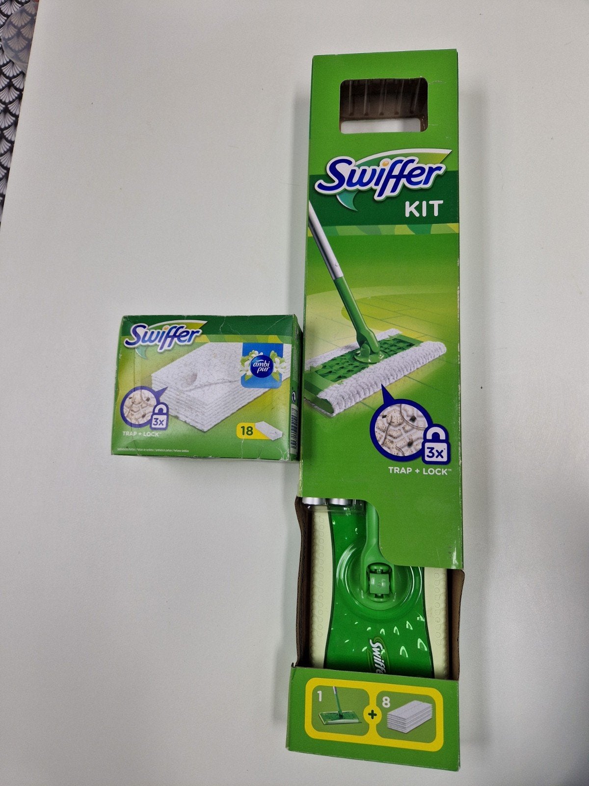 SWIFFER KIT + 1 BOÎTE DE 18 LINGETTES NOUVEAU, Huis en Inrichting, Schoonmaakartikelen, Ophalen