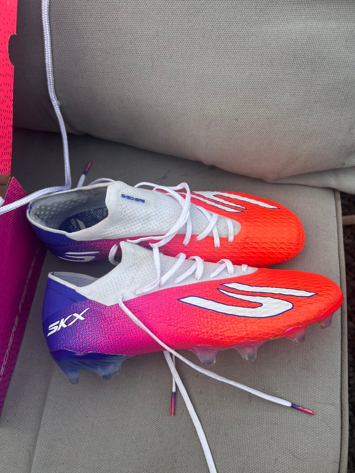 Chaussures de football Skechers à vendre, Envoi, Comme neuf, Chaussures