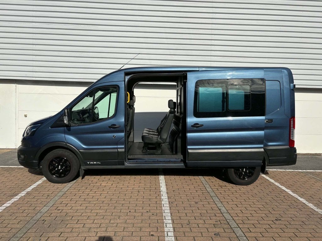 Ford Transit Trail 2.0 TDCi – dubbele cabine – 57kkm –  L3H2, Auto's, Voorwielaandrijving, 1995 cc, Blauw, Bedrijf