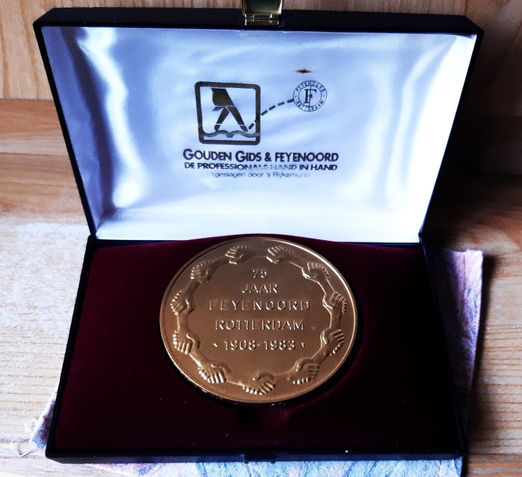 MEDAILLE 75 JAAR FEYENOORD ROTTERDAM 1908 1983, Ophalen of Verzenden, Zo goed als nieuw
