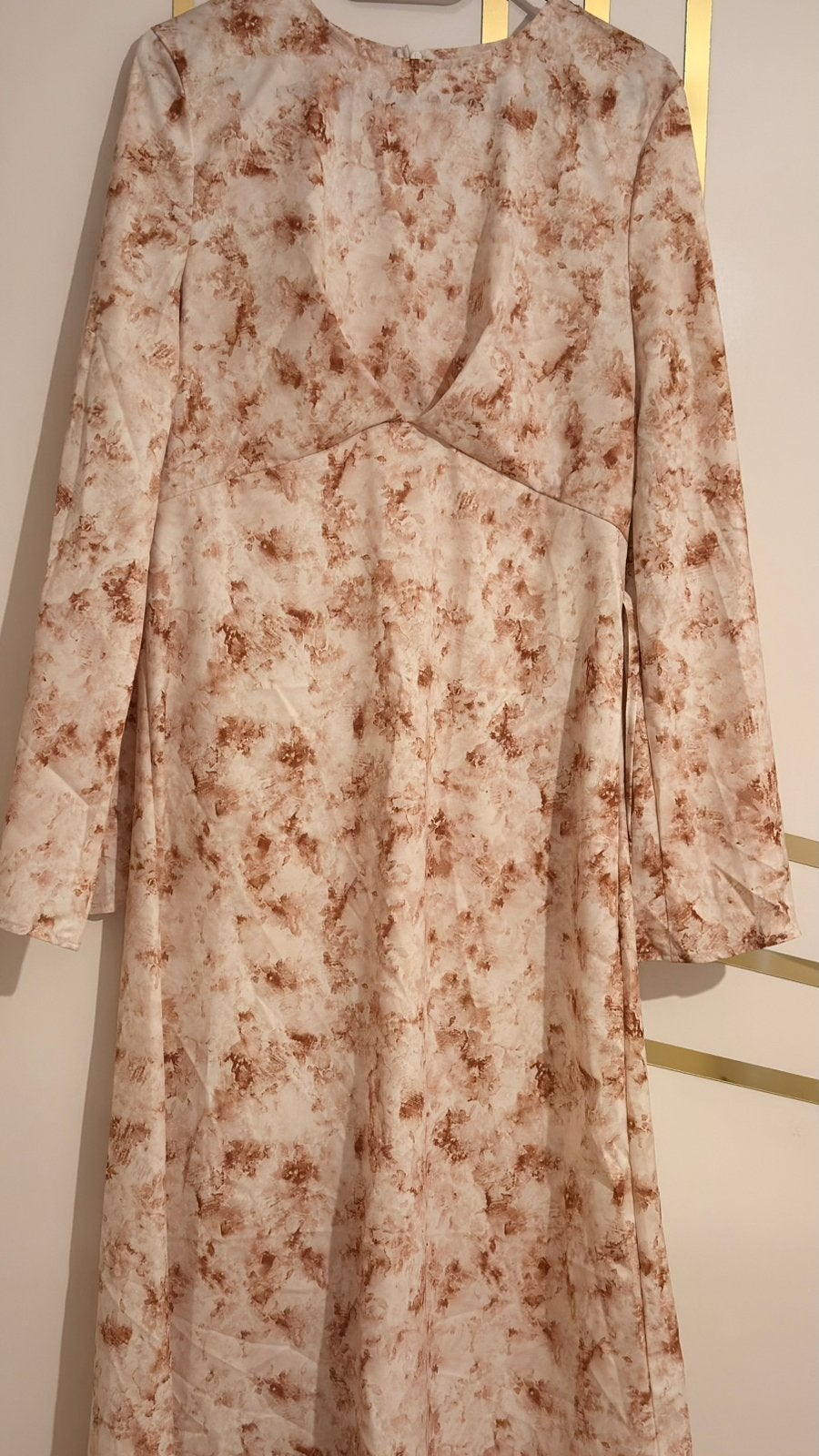 Elegante lange bloemenjurk nieuwstaat, Ophalen of Verzenden, Nieuw, Maat 38/40 (M), Beige