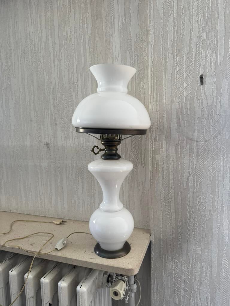 LAMPE VINTAGE EN OPALINE BLANCHE – STYLE ANCIEN, Enlèvement, Comme neuf, Verre