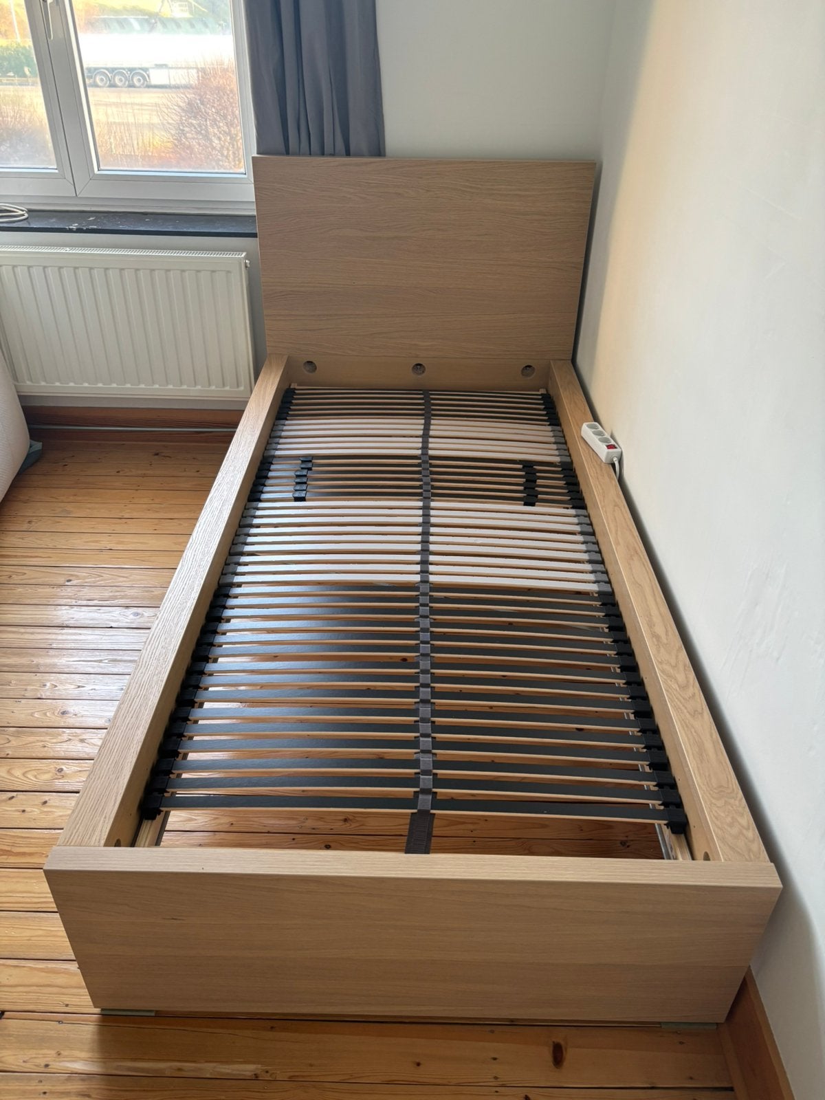 Lit + sommier IKEA 1 personne, Ophalen, Verstelbaar, 90 cm, Eenpersoons