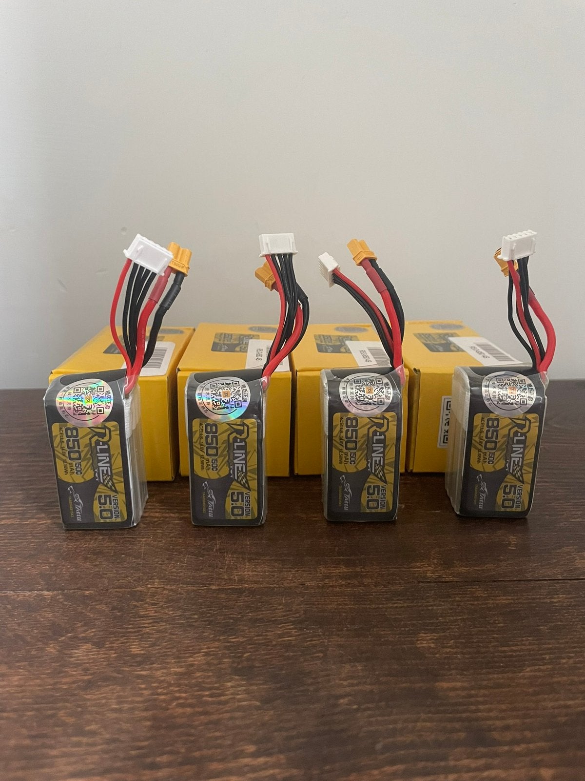4x Tattu V5 850mAh 150C XT30 FPV LiPo — Très bon état, Enlèvement ou Envoi, Comme neuf