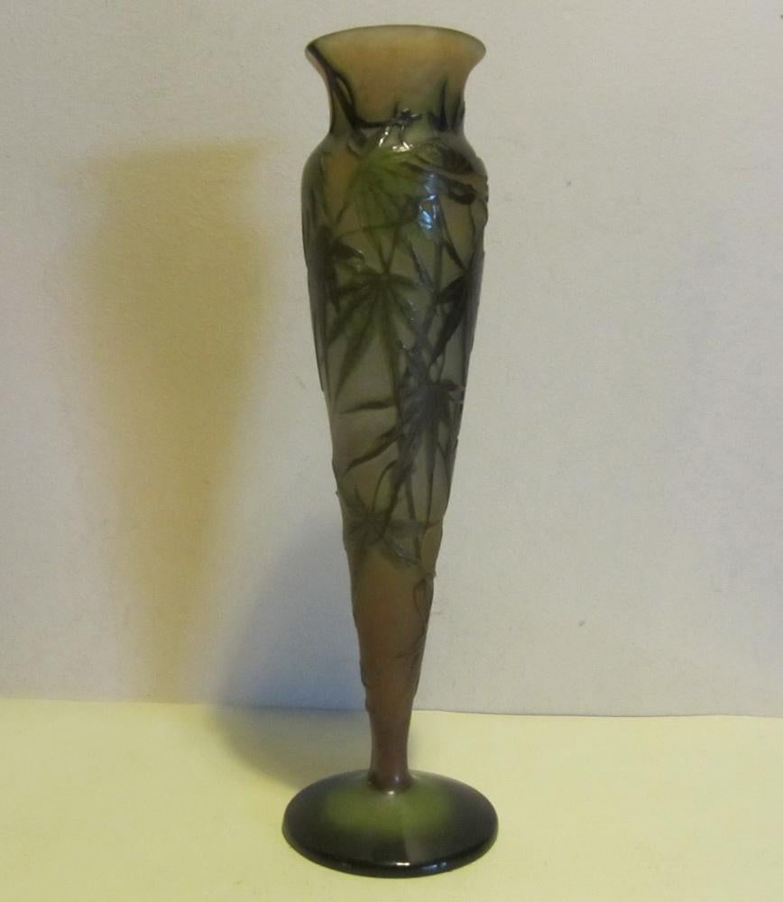 Vase art nouveau ancien en verre camée Emile Gallé, Envoi