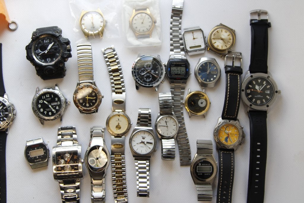 JOB lot 21Manen horloges SEIKO CITIZEN TISSOT CASIO......, Bijoux, Sacs & Beauté, Montre-bracelet, Autres marques, Enlèvement ou Envoi