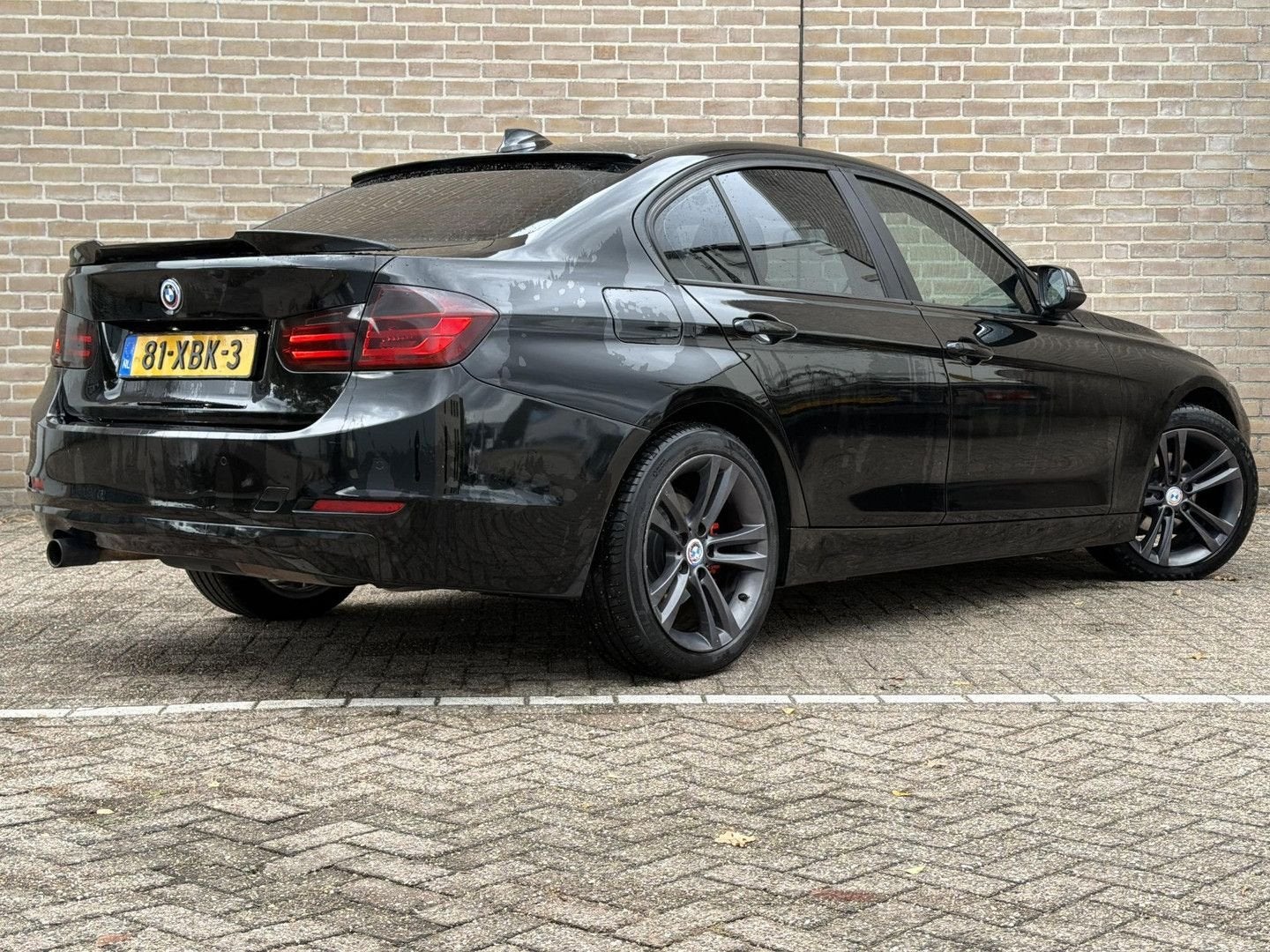 BMW 320 3-serie 320i High Executive | LEES TEKST! | Climate, Auto's, Automaat, Xenon verlichting, 135 kW, Zwart