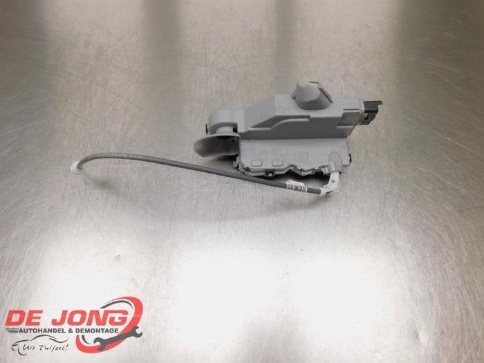 Serrure portière mécanique 2portes droite d'un Opel Vivaro, -, Opel, 3 mois de garantie, Utilisé