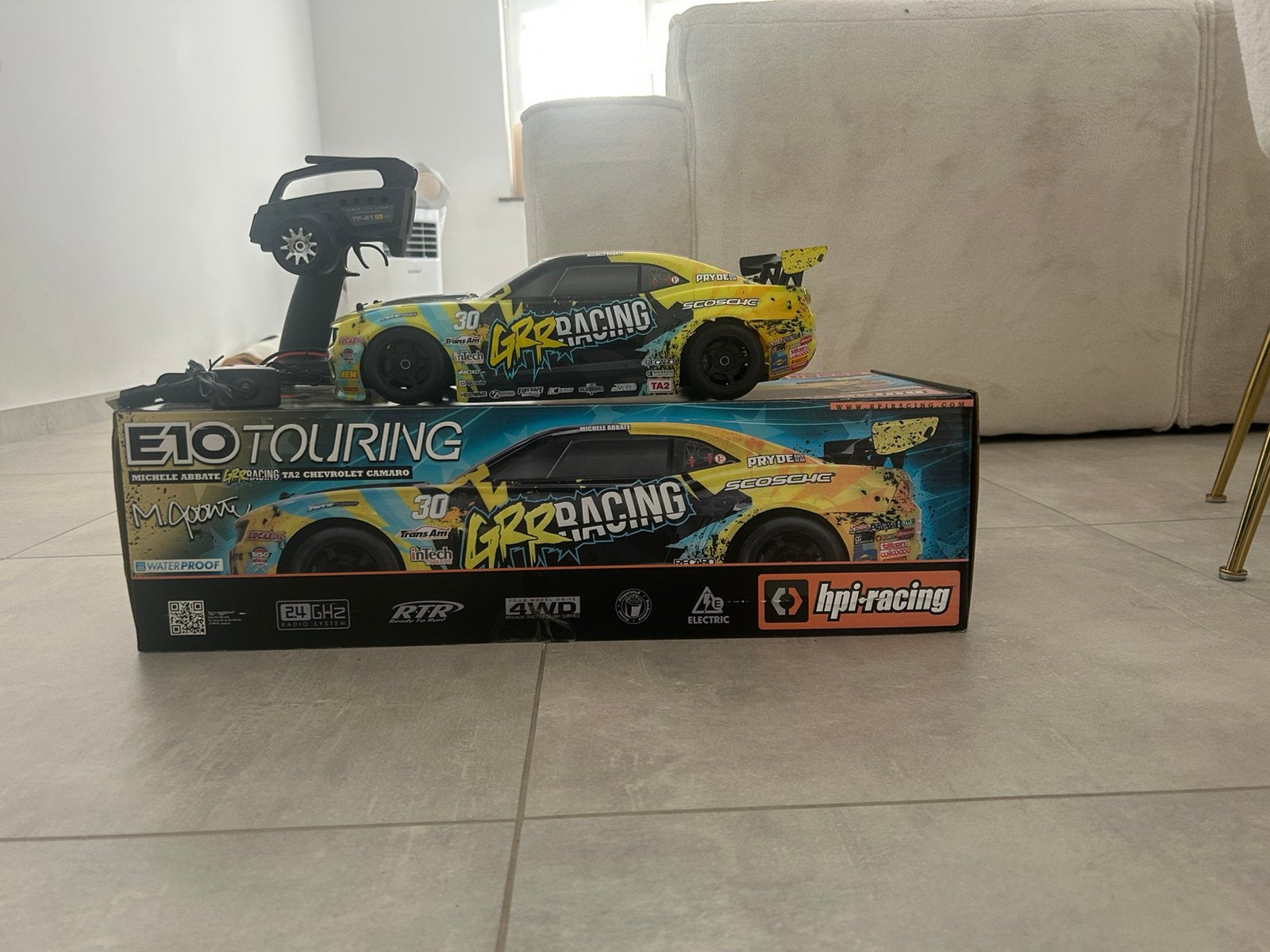 Vend voiture rc électrique 1/10  comme neuve, Hobby & Loisirs créatifs, Modélisme | Radiocommandé & Téléguidé | Voitures, Enlèvement