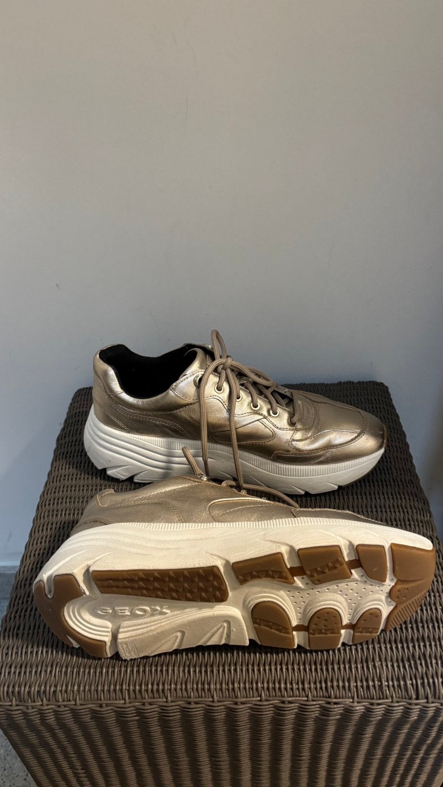 GEOX sneakers goud (40) als nieuw!, Ophalen, Zo goed als nieuw