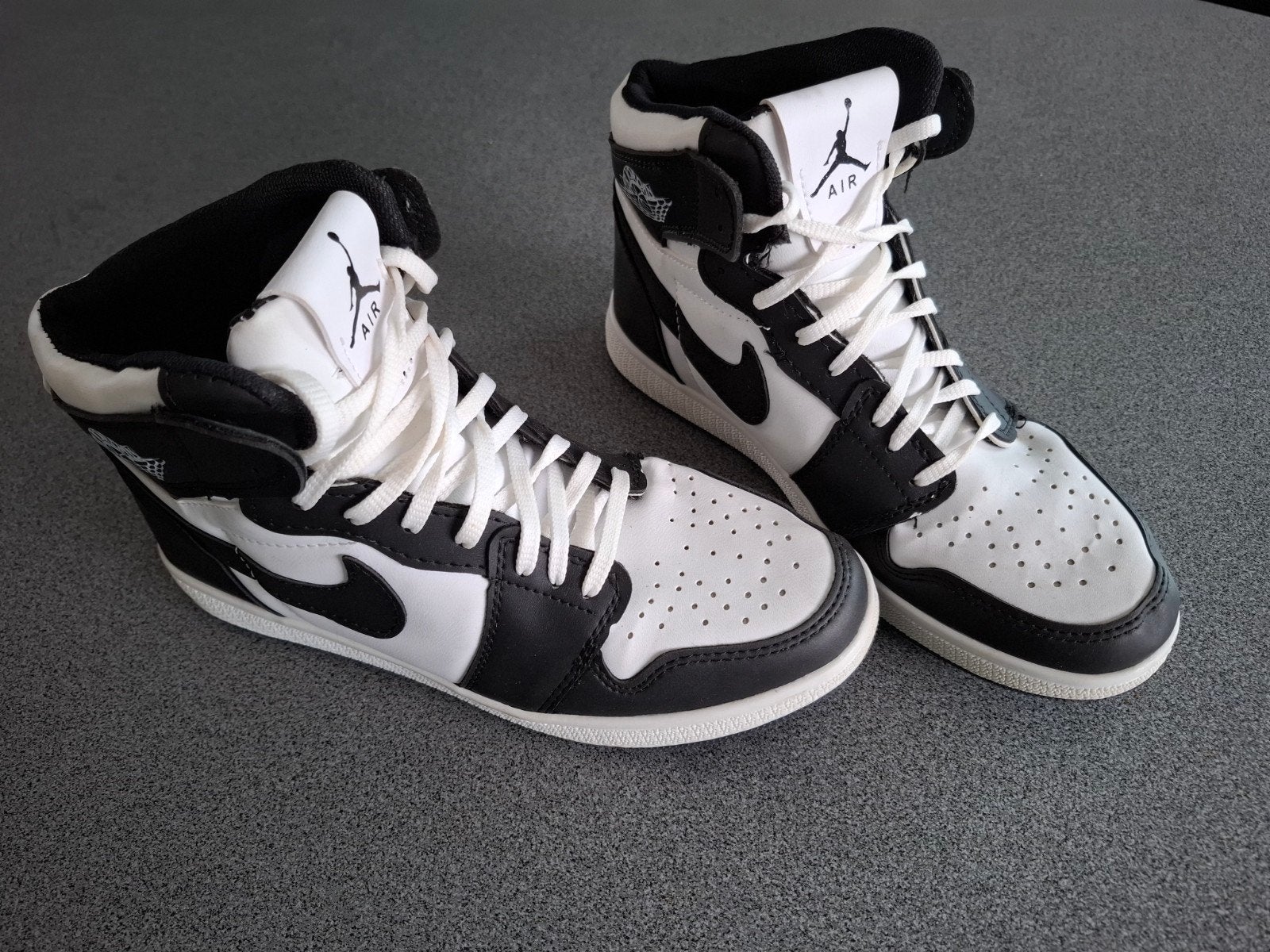 nike schoenen.( nieuw), Ophalen of Verzenden, Nieuw, Nike air Jordan