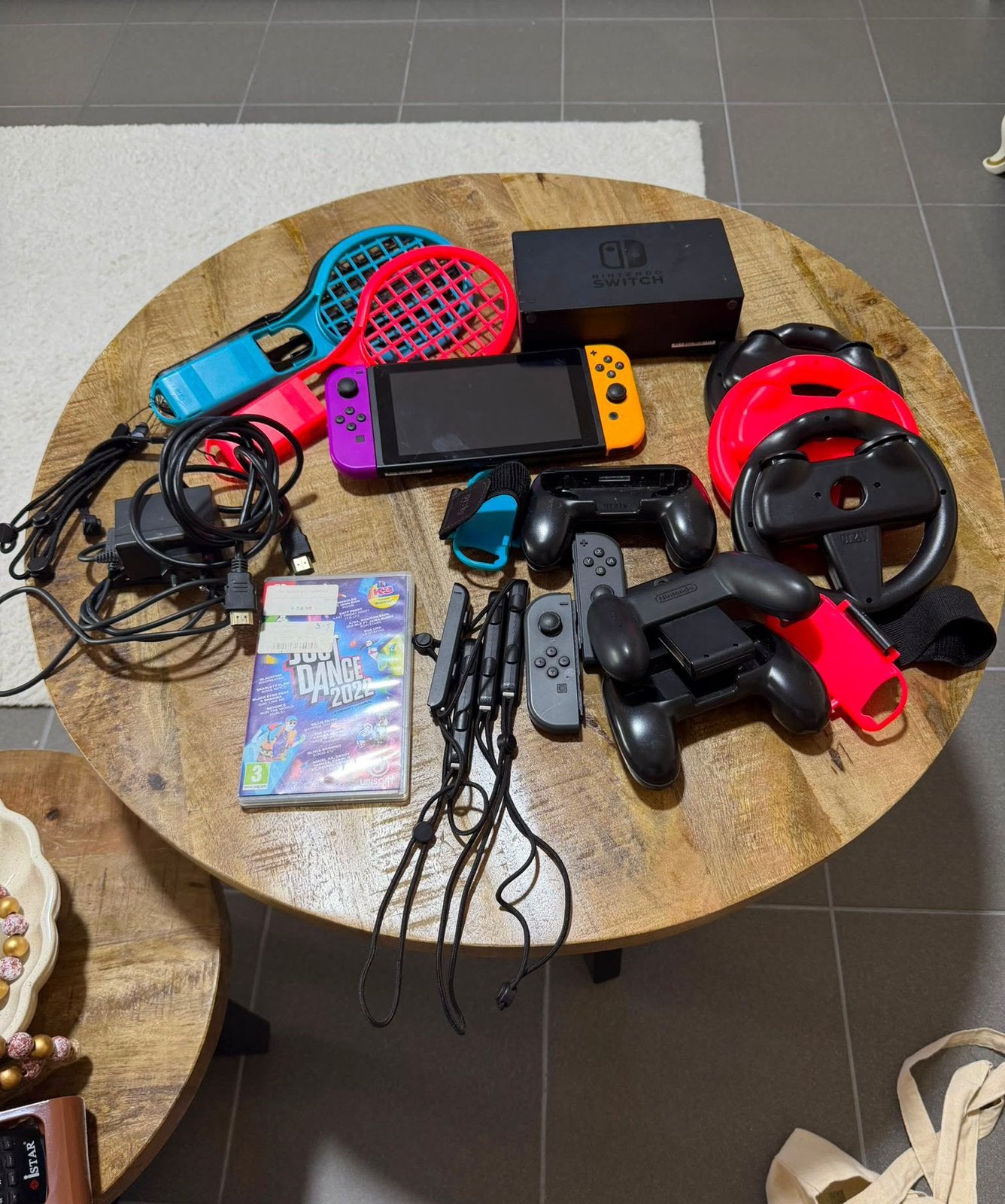Nintendo, Games en Spelcomputers, Spelcomputers | Nintendo Switch, Ophalen, Switch Original, Met 3 controllers of meer, Gebruikt