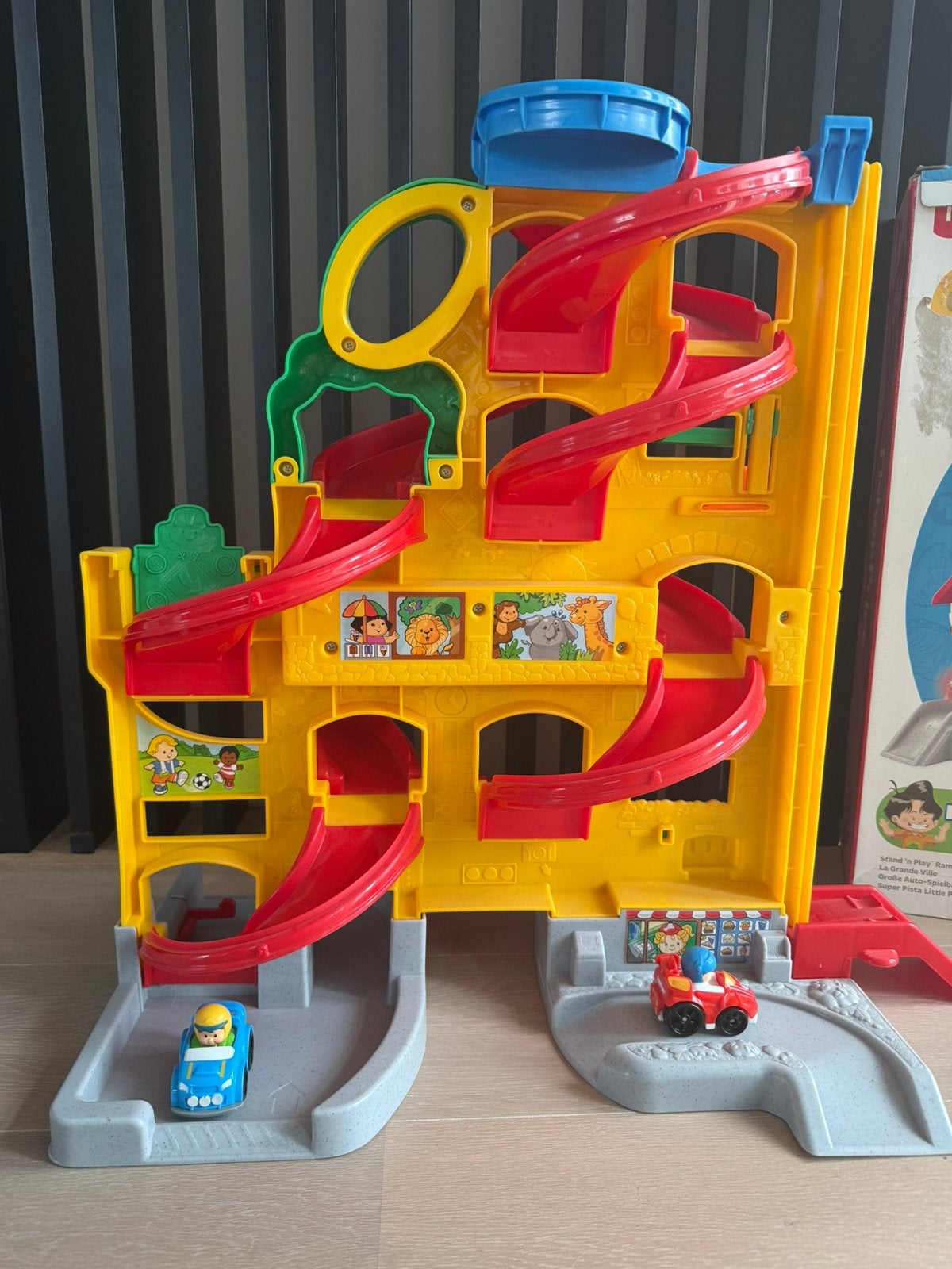 Garage - hellingenbaan Little People Fisher Price, Enfants & Bébés, Jouets | Fisher-Price, Comme neuf, Avec lumière, Enlèvement