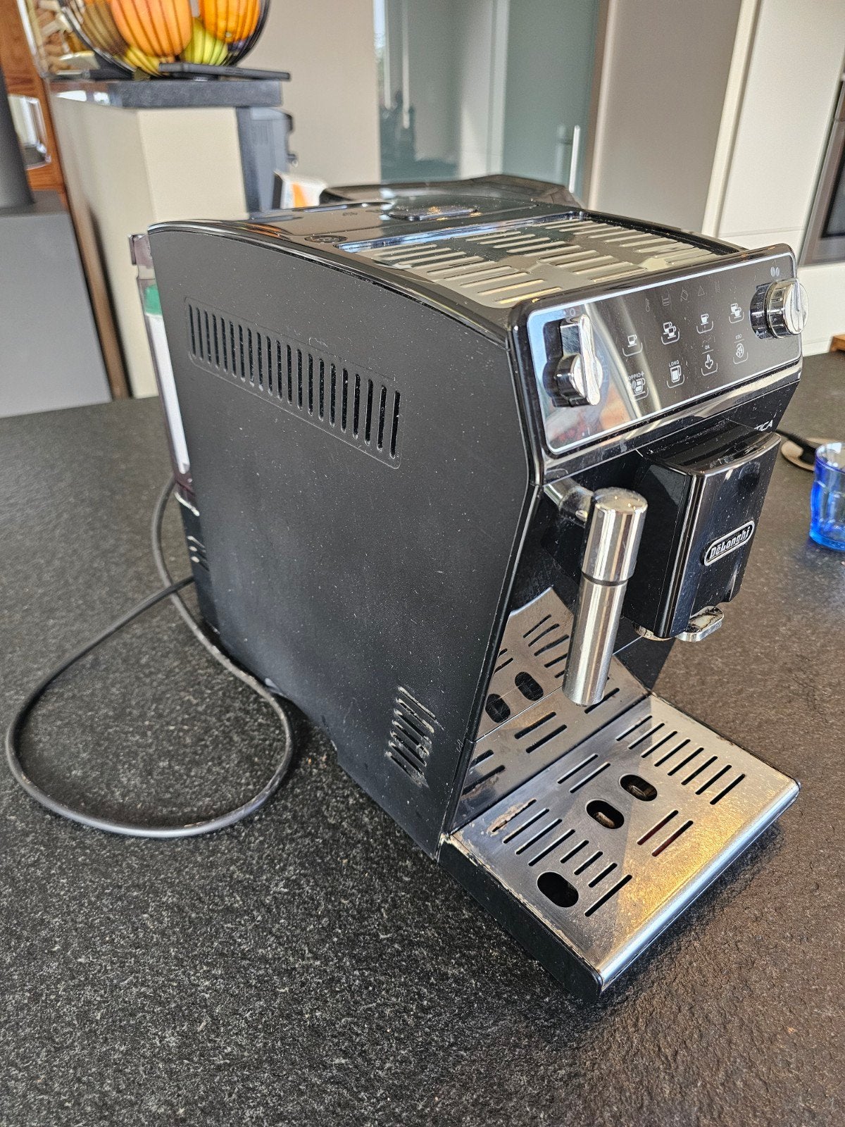 machine à café Delonghi Authentica, Electroménager, Enlèvement, Utilisé, Café moulu, Réservoir d'eau amovible