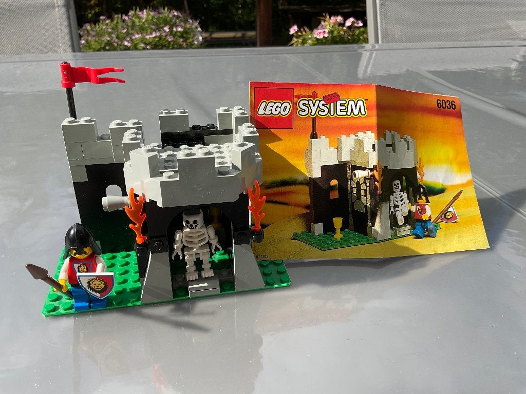 Lego Castle 6036 - Skeleton surprise 100% complet et livret, Enfants & Bébés, Jouets | Duplo & Lego, Enlèvement ou Envoi, Lego