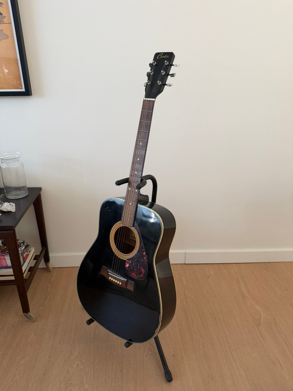 Akoestiche gitaar en staander, Muziek en Instrumenten, Snaarinstrumenten | Gitaren | Akoestisch, Ophalen, Gebruikt