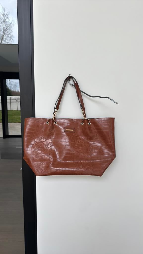 Sac à main solide et intemporel, Enlèvement, Comme neuf