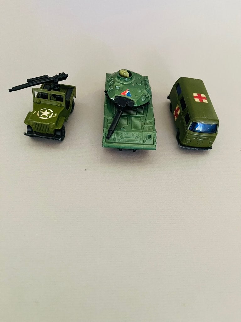 Vintage Matchbox Lesney militaire voertuigen lot 1975, Hobby en Vrije tijd, Modelauto's | 1:87, Ophalen of Verzenden, Gebruikt