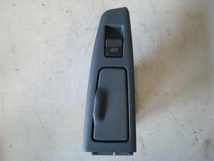 Commutateur vitre électrique d'un Audi A8 (A8 94-), -, 3 mois de garantie, Utilisé, -