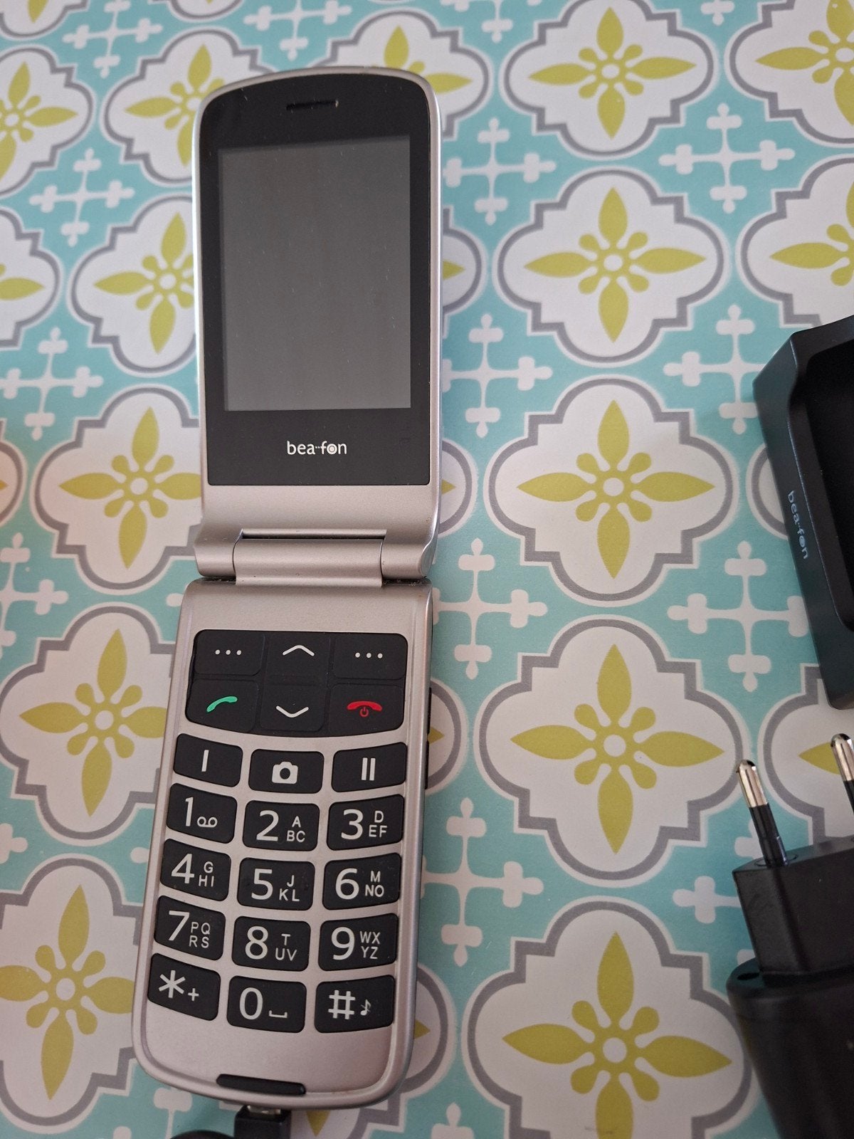 Beafon SL645 Klaptelefoon – Digitale detox of senioren, Ophalen, Zo goed als nieuw, 1 handset